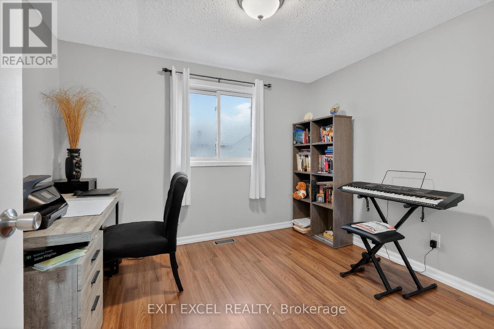 58 FIRESIDE CRESCENT - 33