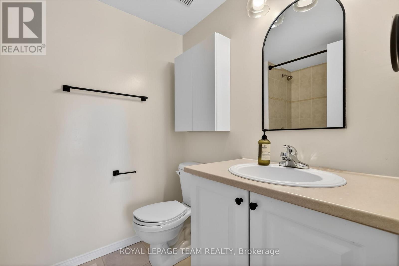 #13 424 HILLSBORO PRIVATE - 33