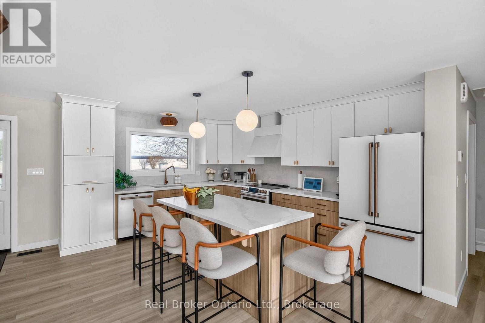 597 LAFONTAINE  ROAD W - 12