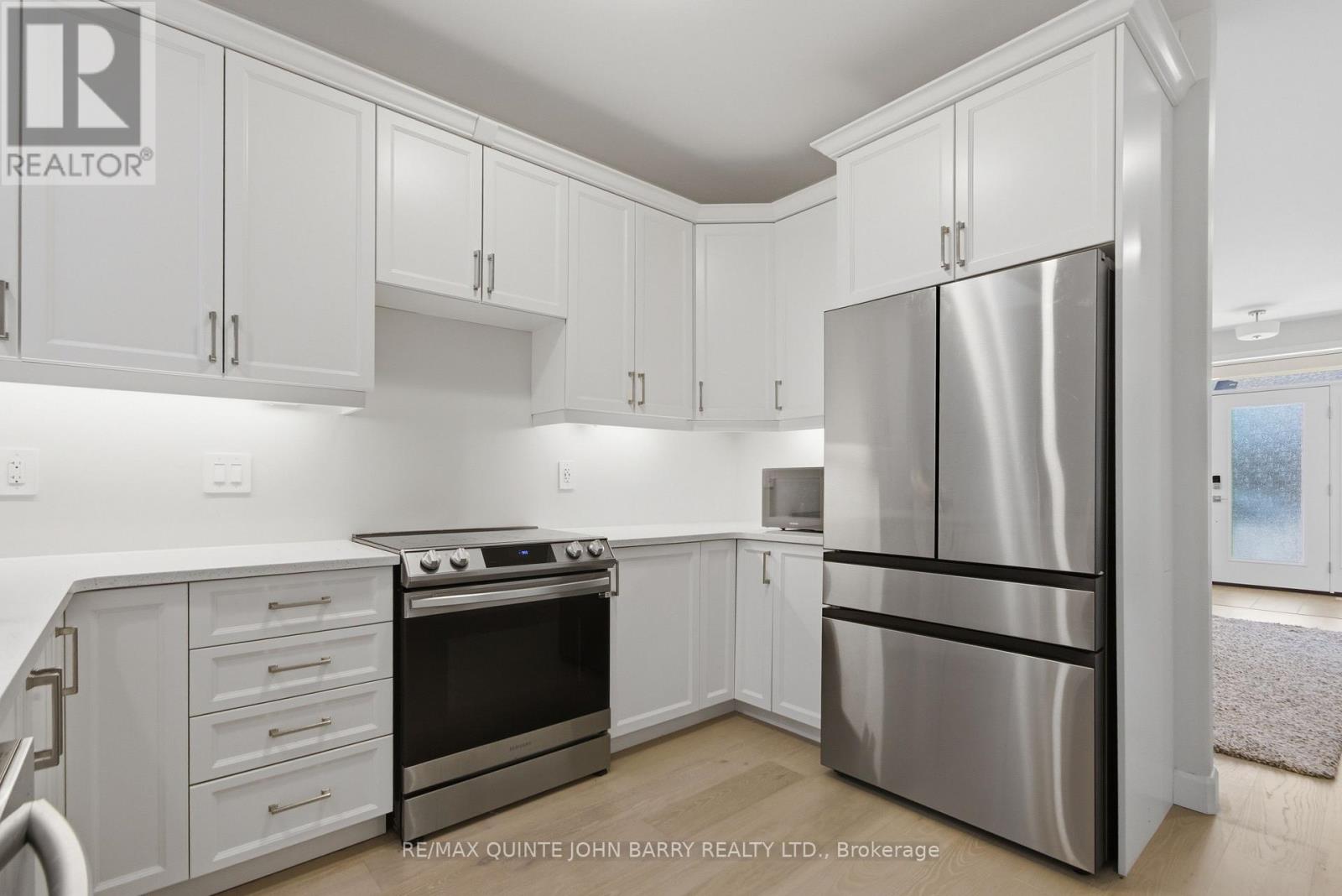 55 ATHABASKA DRIVE - 10