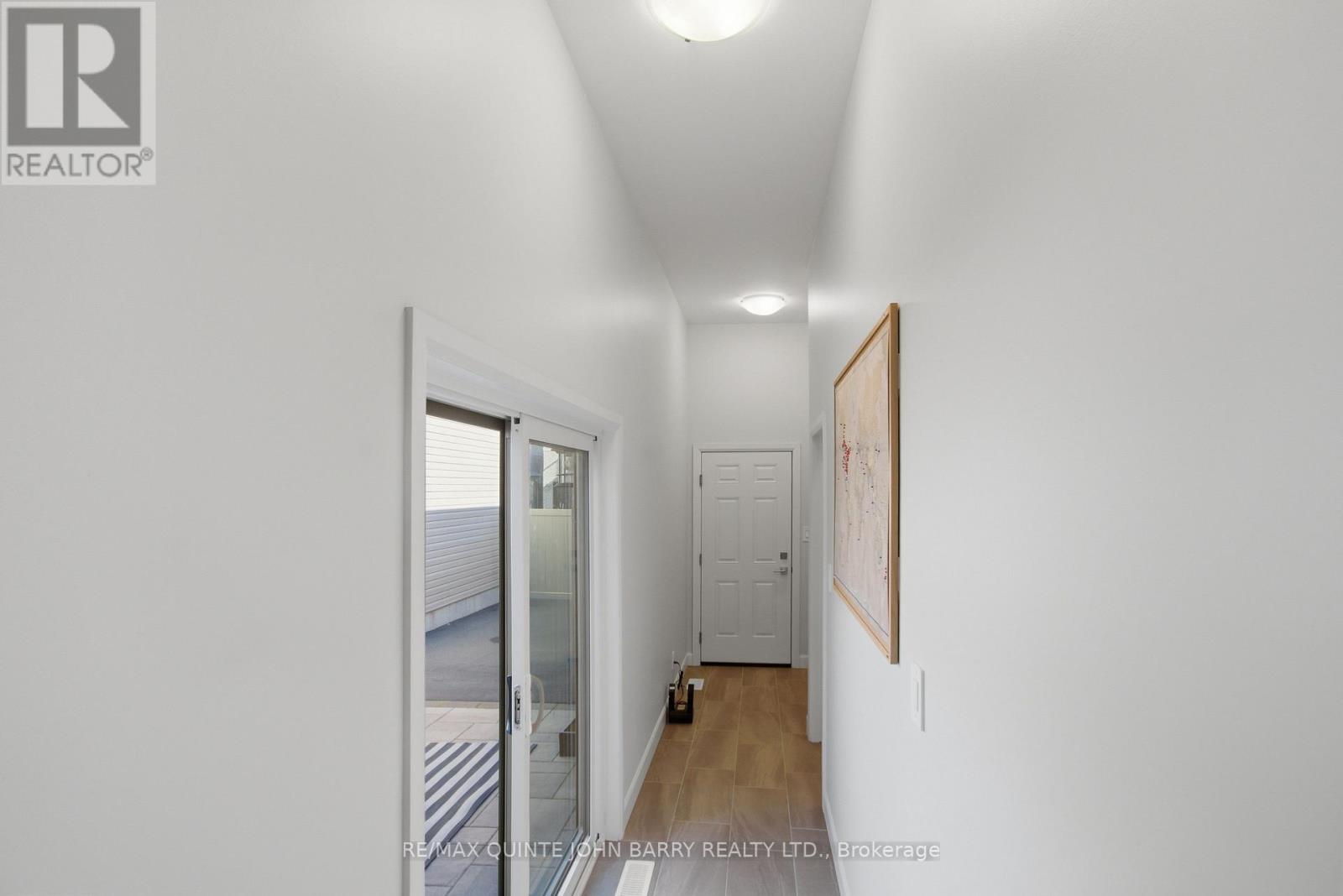 55 ATHABASKA DRIVE - 14