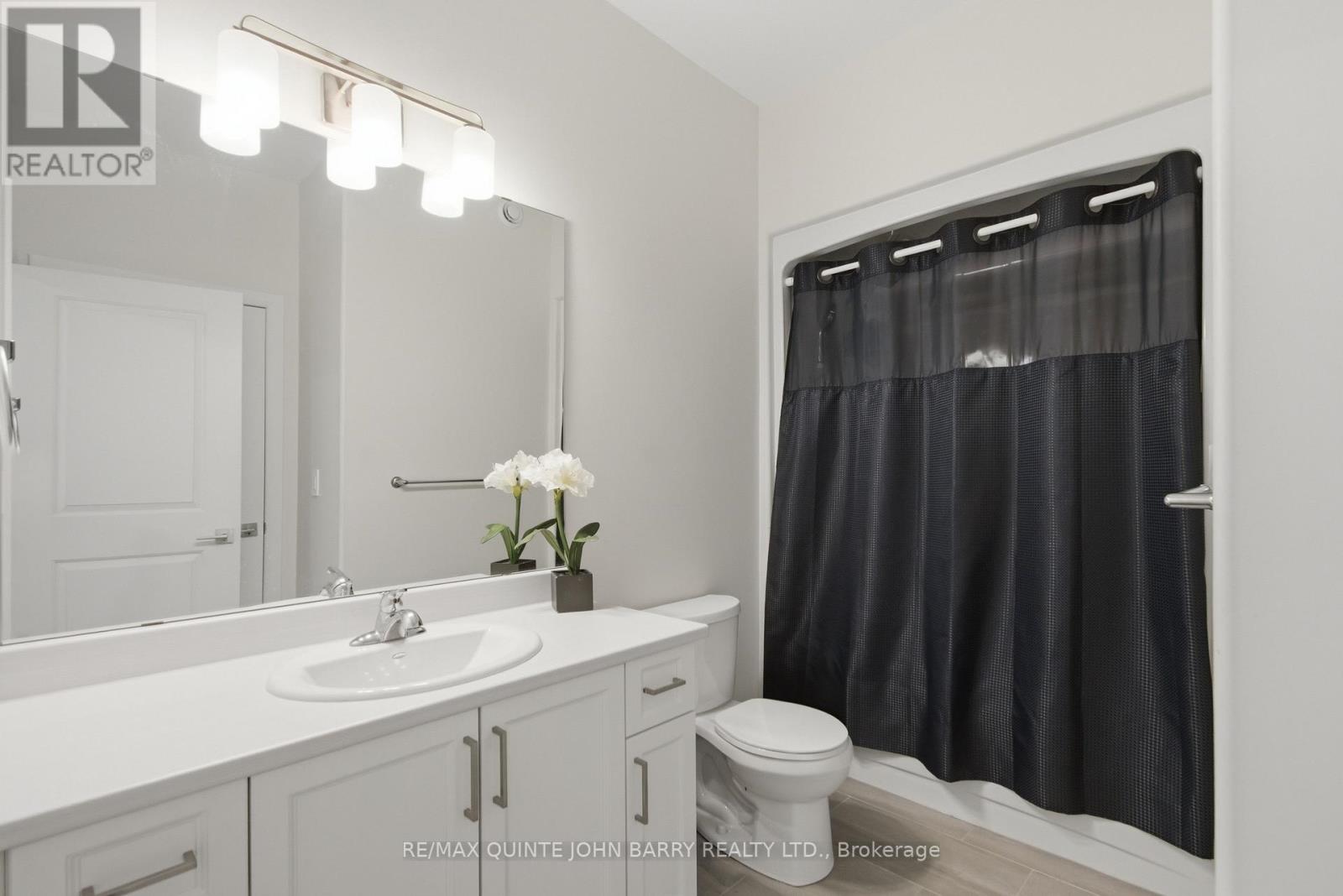 55 ATHABASKA DRIVE - 21