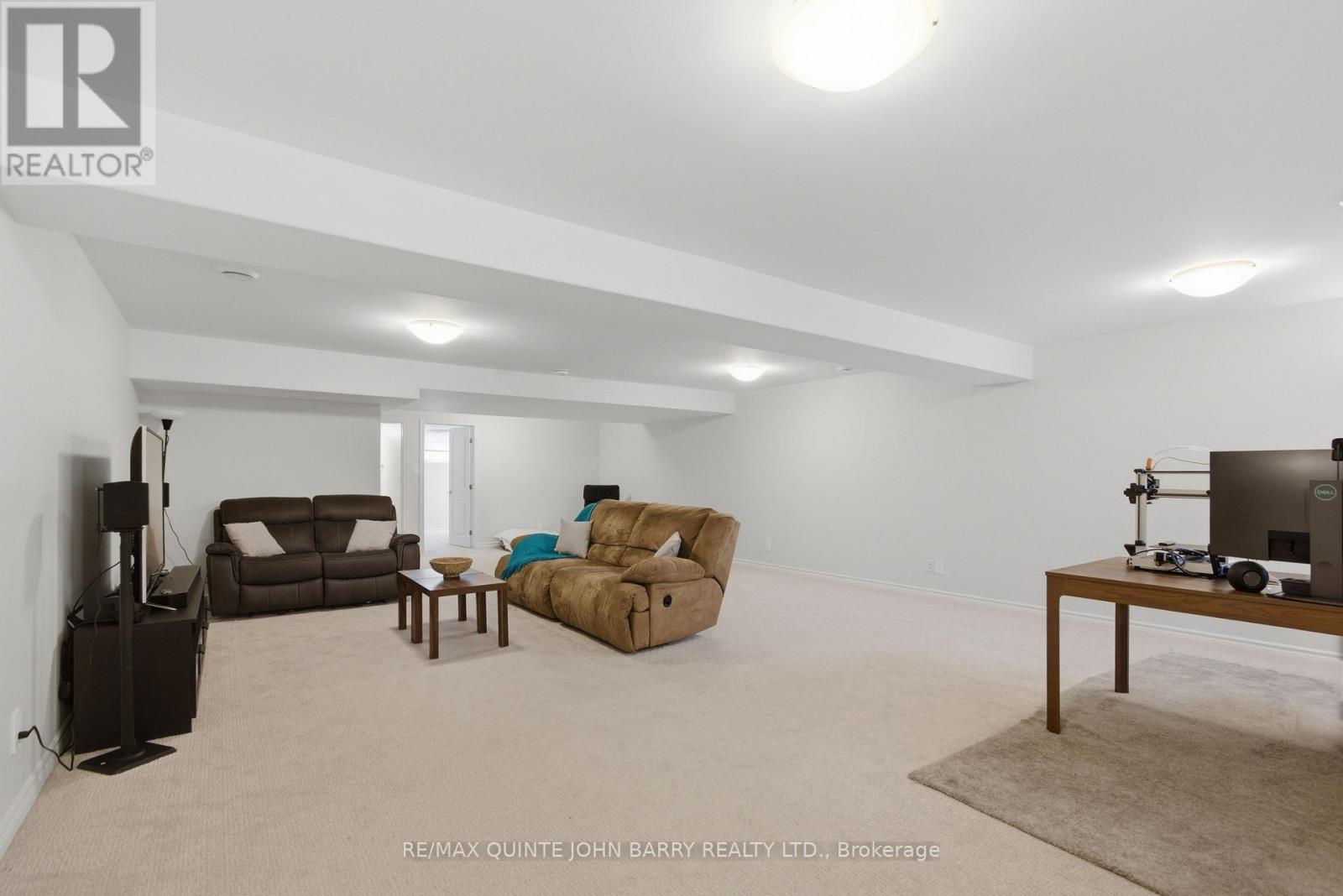 55 ATHABASKA DRIVE - 23