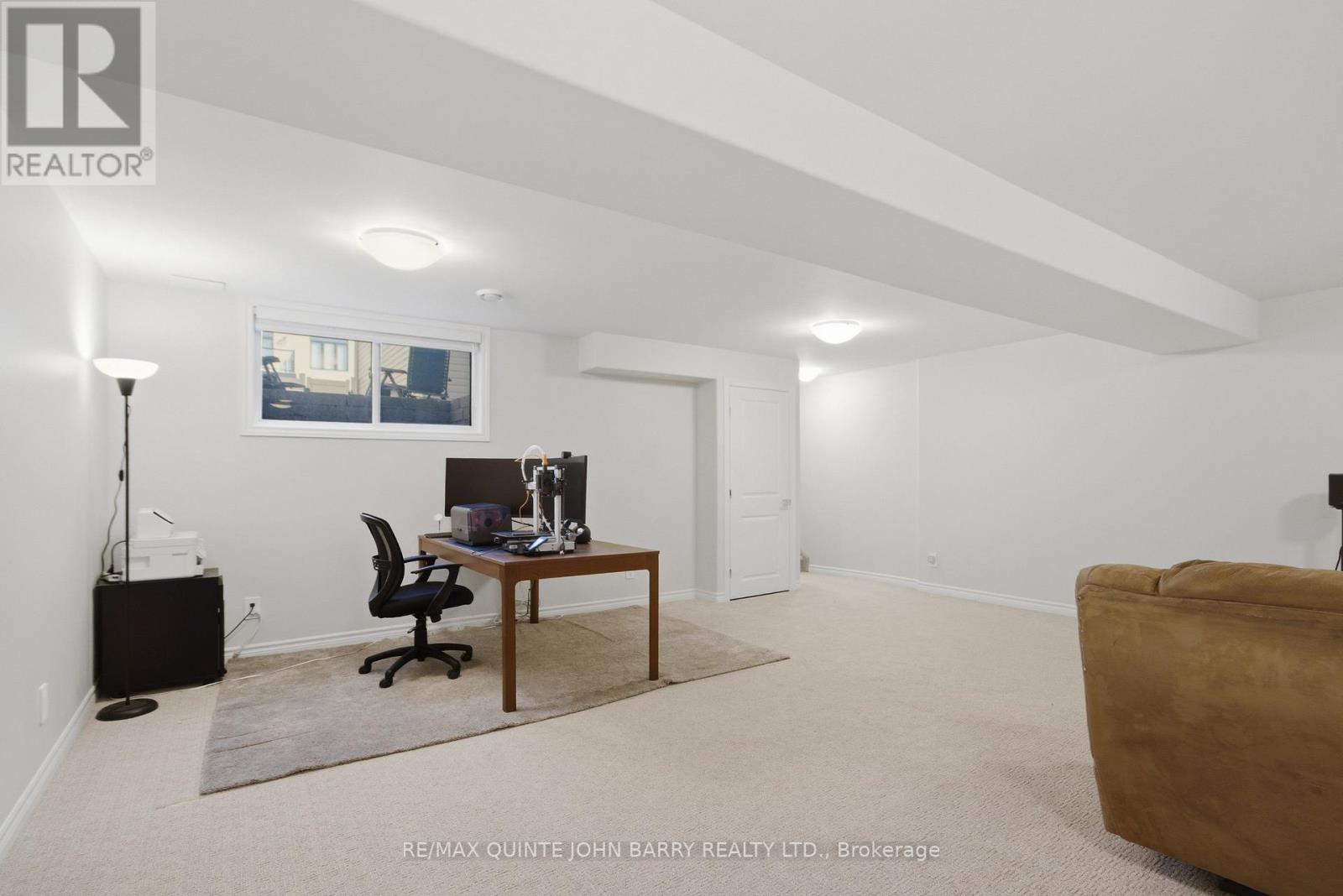 55 ATHABASKA DRIVE - 26