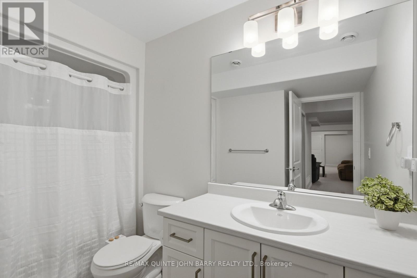 55 ATHABASKA DRIVE - 28