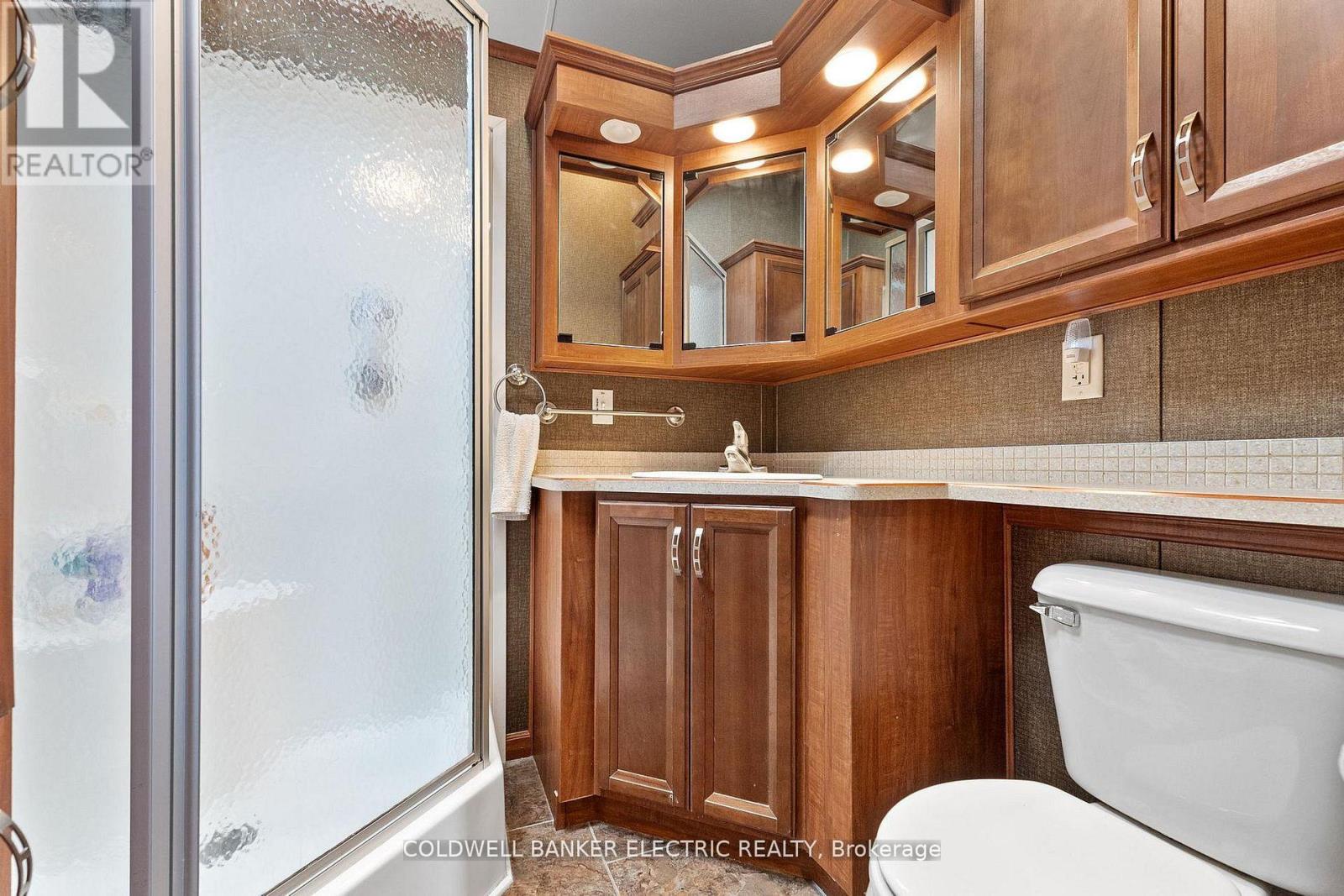 485B - 5139 HALSTEAD BEACH ROAD — photo 9