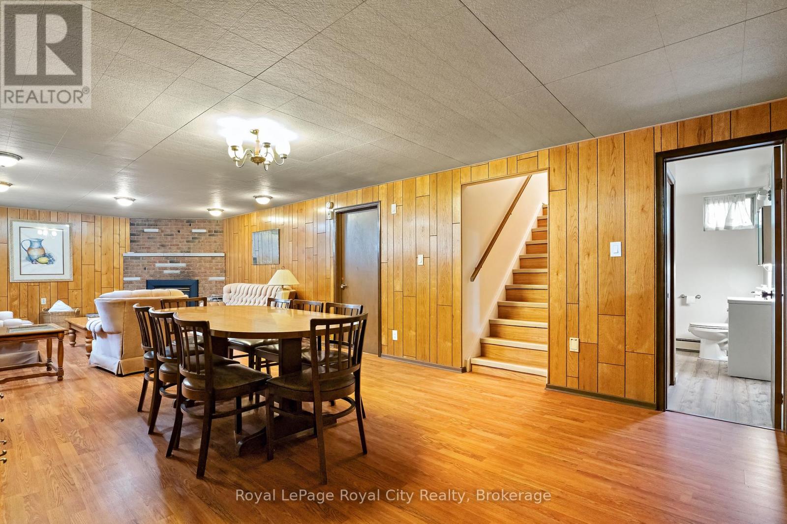 4620 20 SIDE ROAD N - 32