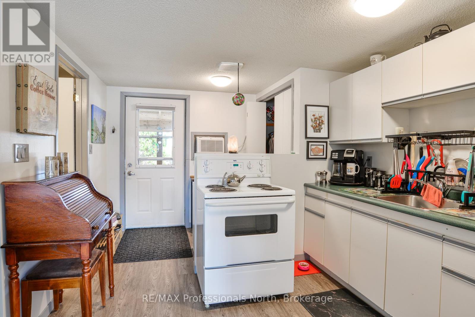 Apartment 3 - Kitchen