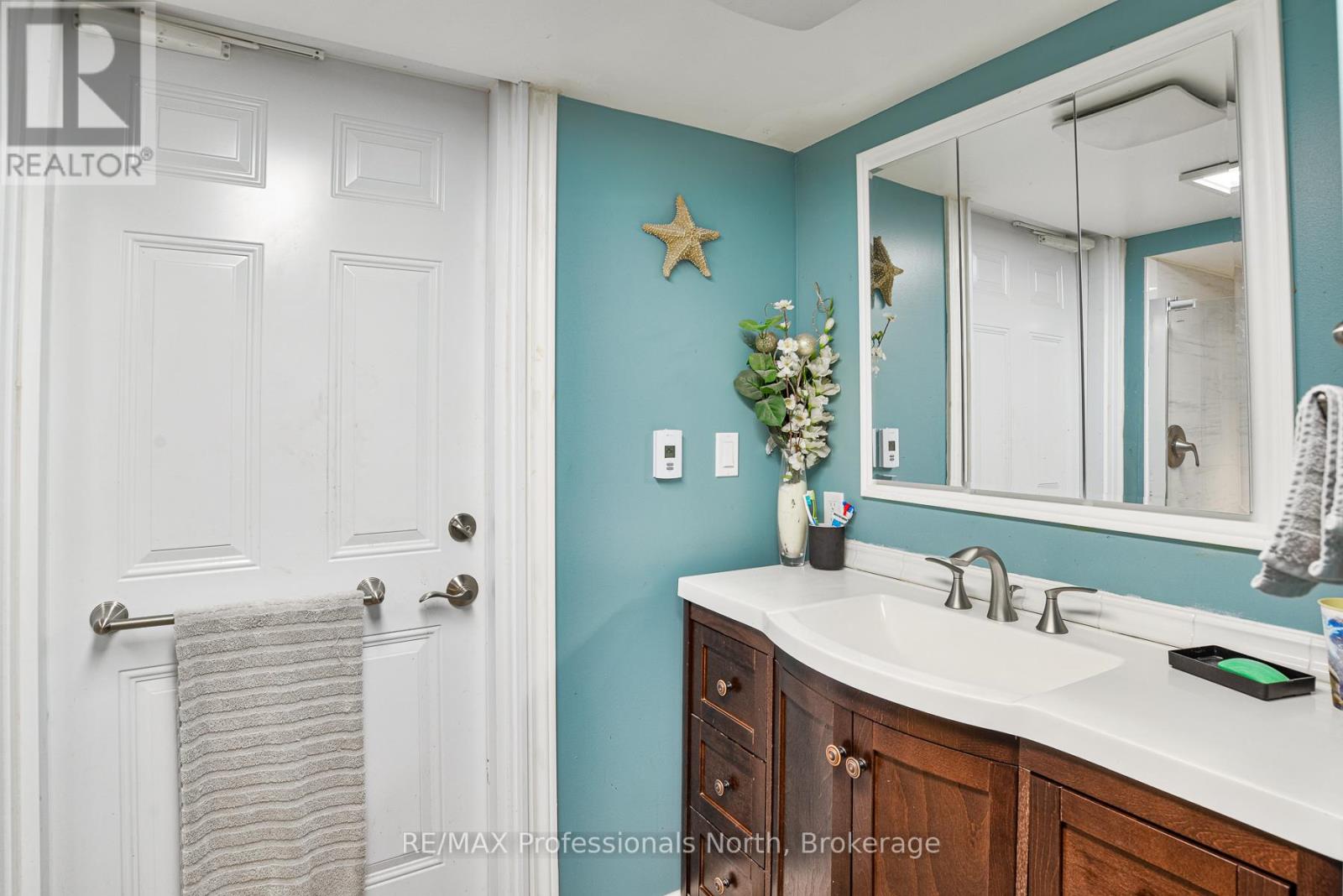 Apartment 1- Bathroom