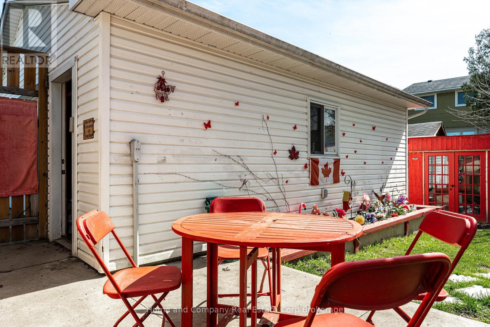 34 KATHRYN CRESCENT - 30