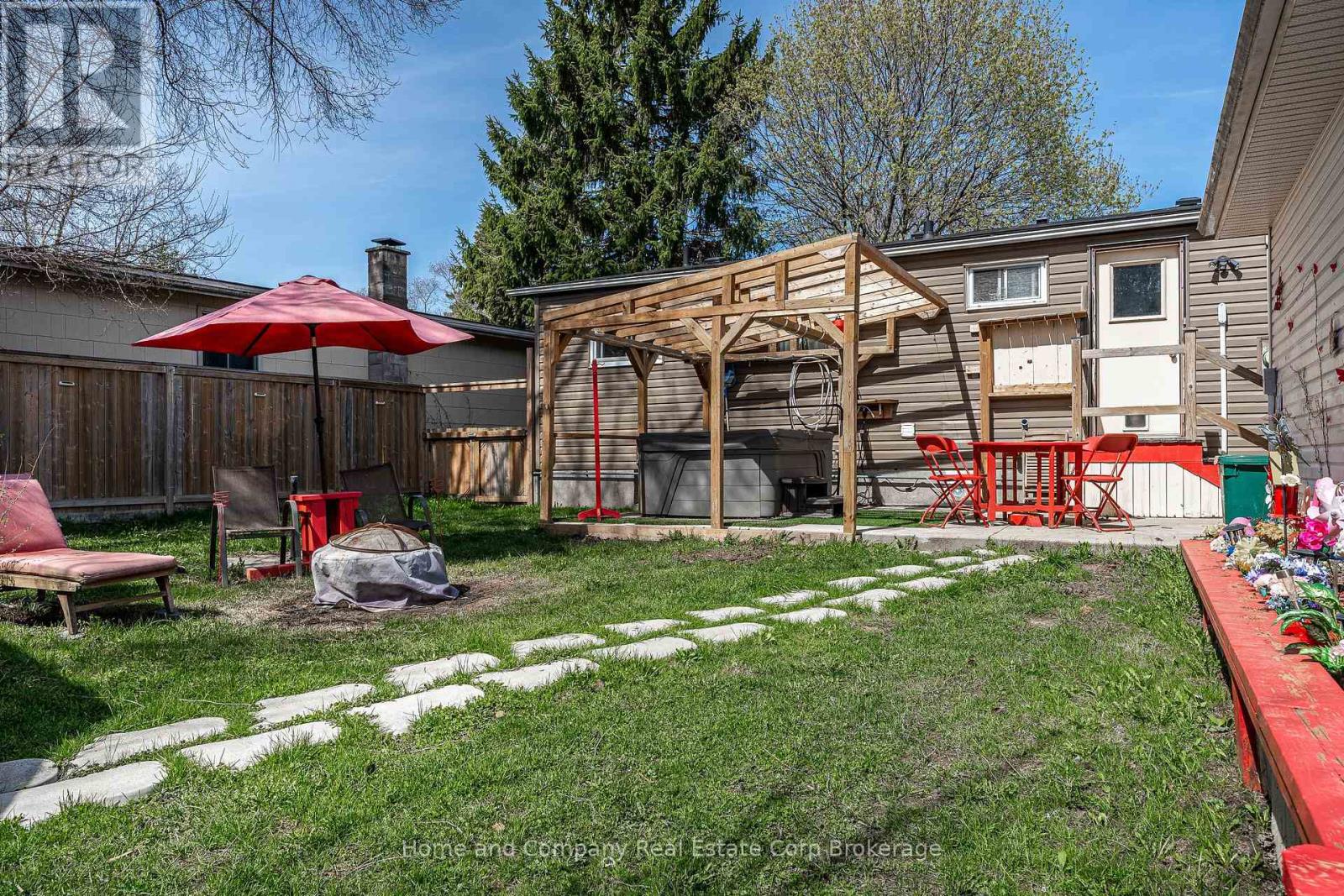 34 KATHRYN CRESCENT - 32