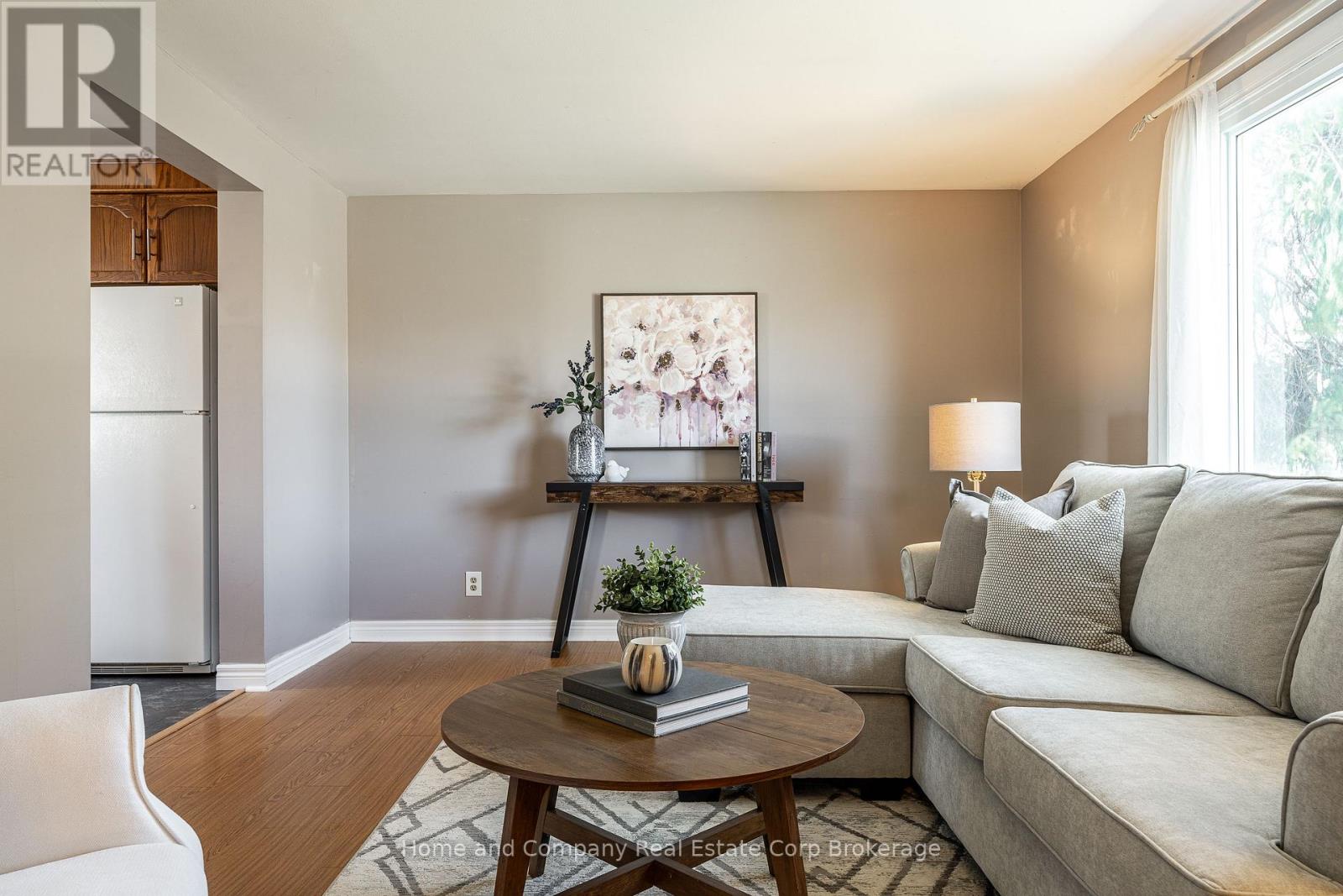 34 KATHRYN CRESCENT - 7