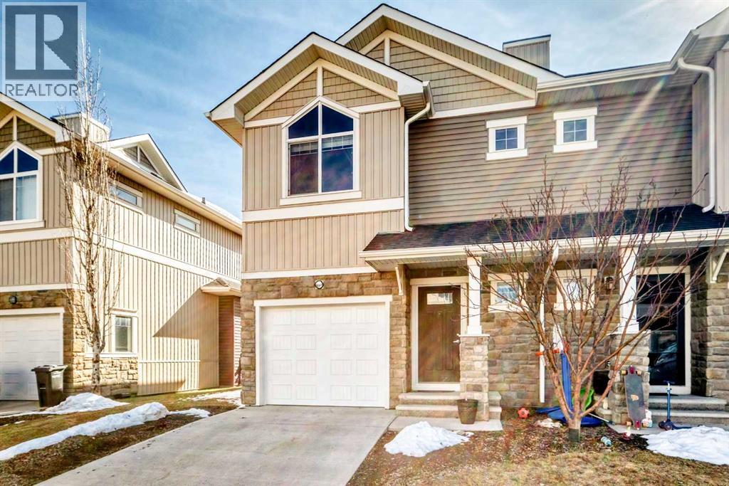 636 Skyview Ranch Grove NE - 3