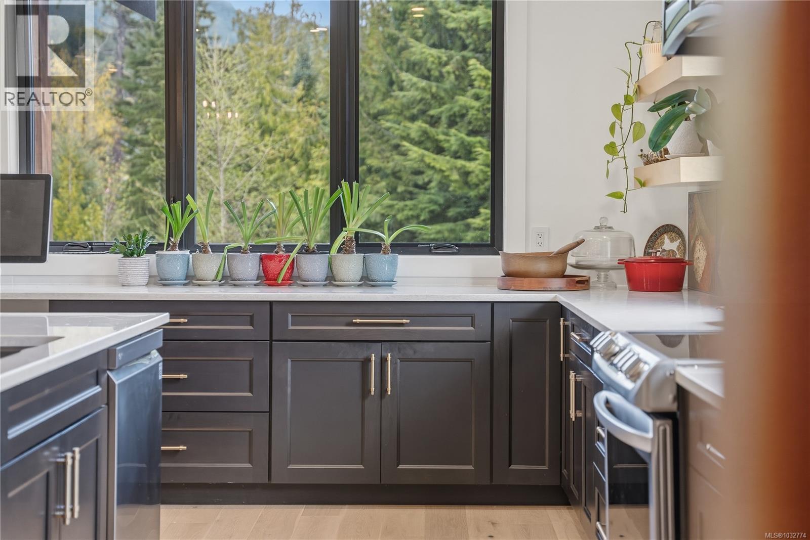 7260 Lakefront Dr - 33