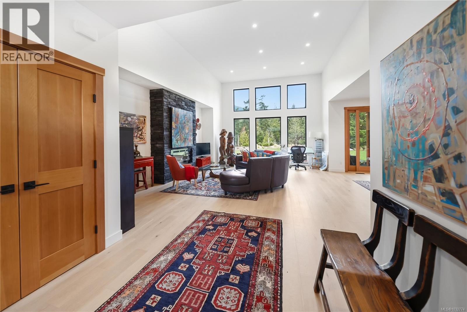 7260 Lakefront Dr - 8