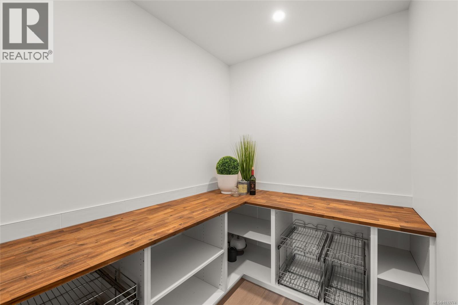 7260 Lakefront Dr - 35