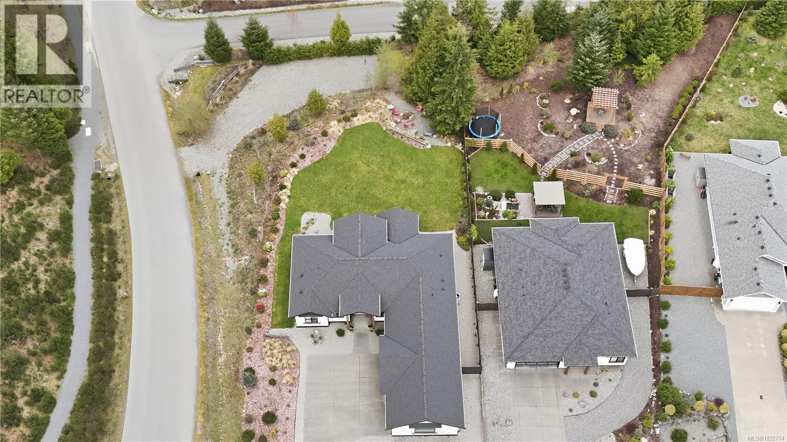 7260 Lakefront Dr - 72