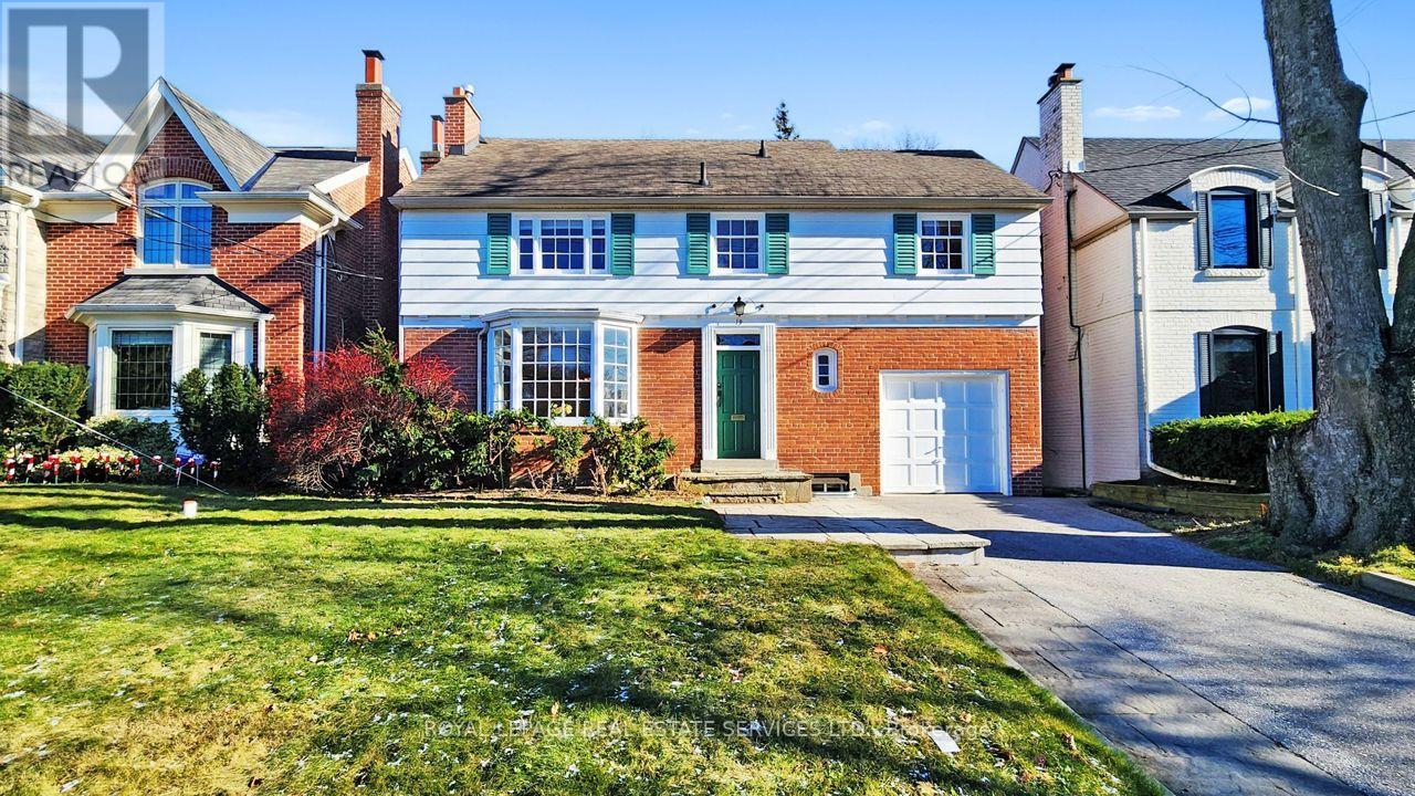 Listing photo of 19 STRATHGOWAN CRESCENT