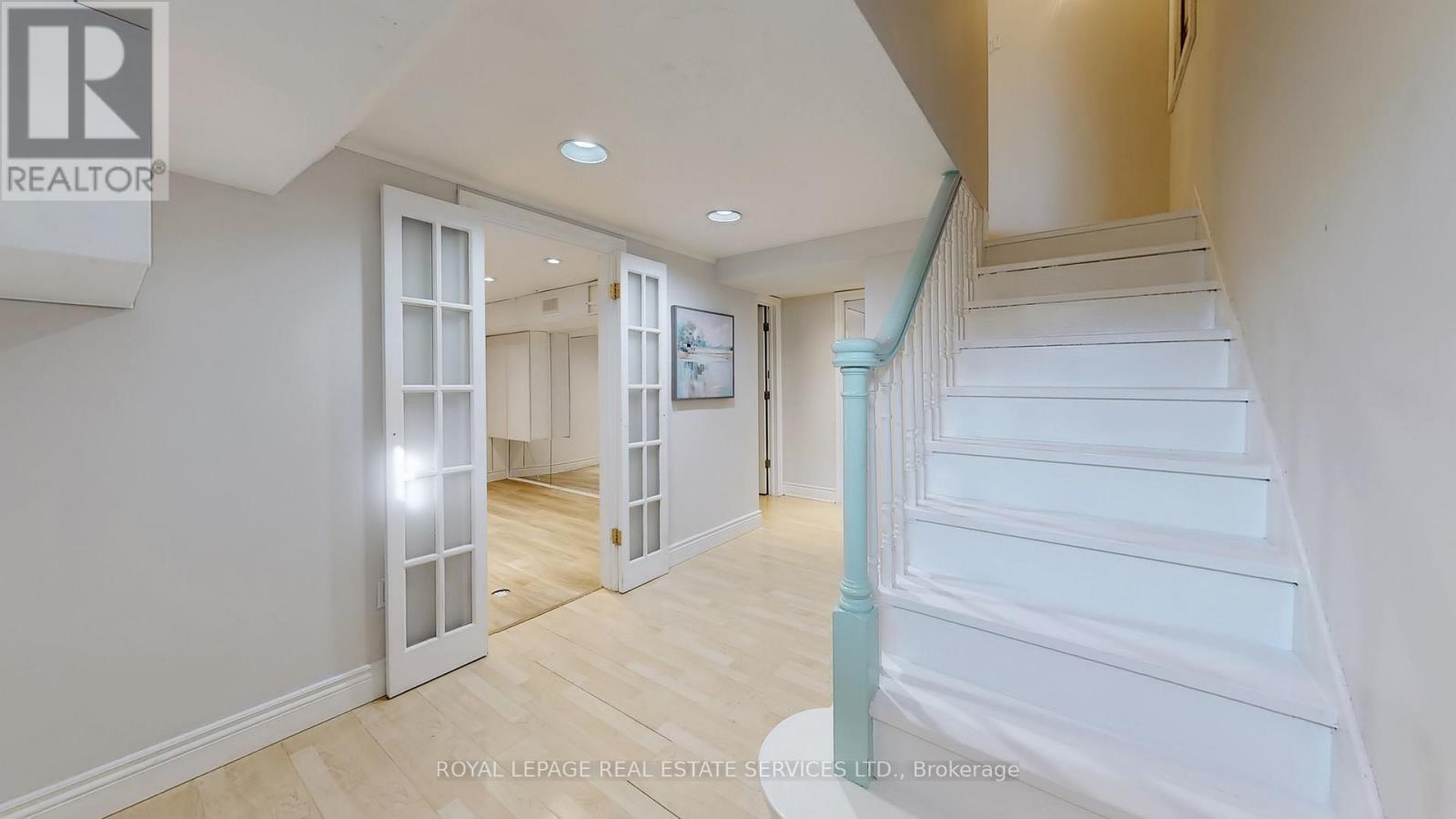 19 STRATHGOWAN CRESCENT - 23