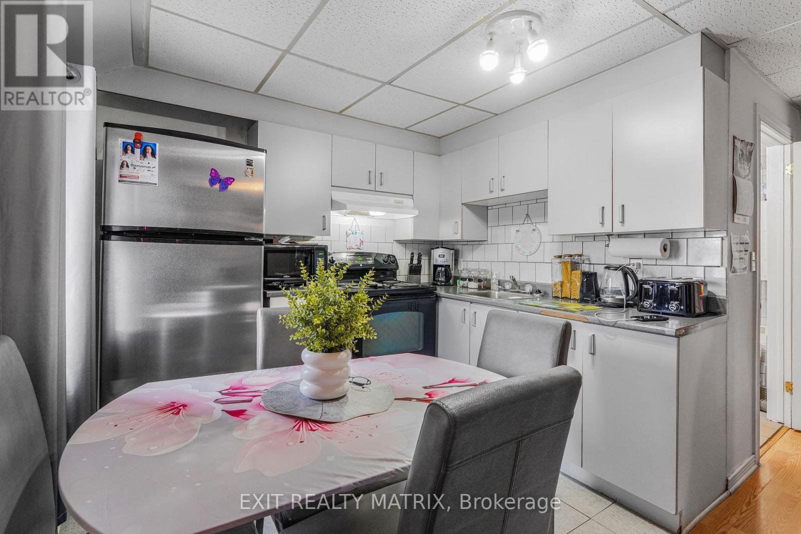 749 REGENT STREET — photo 25