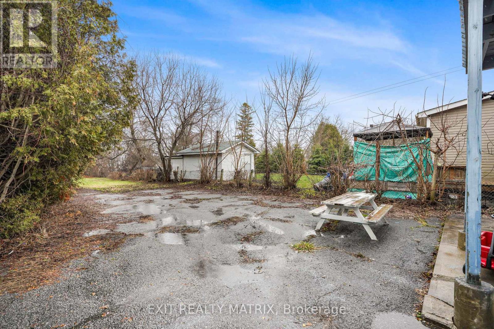 749 REGENT STREET — photo 28