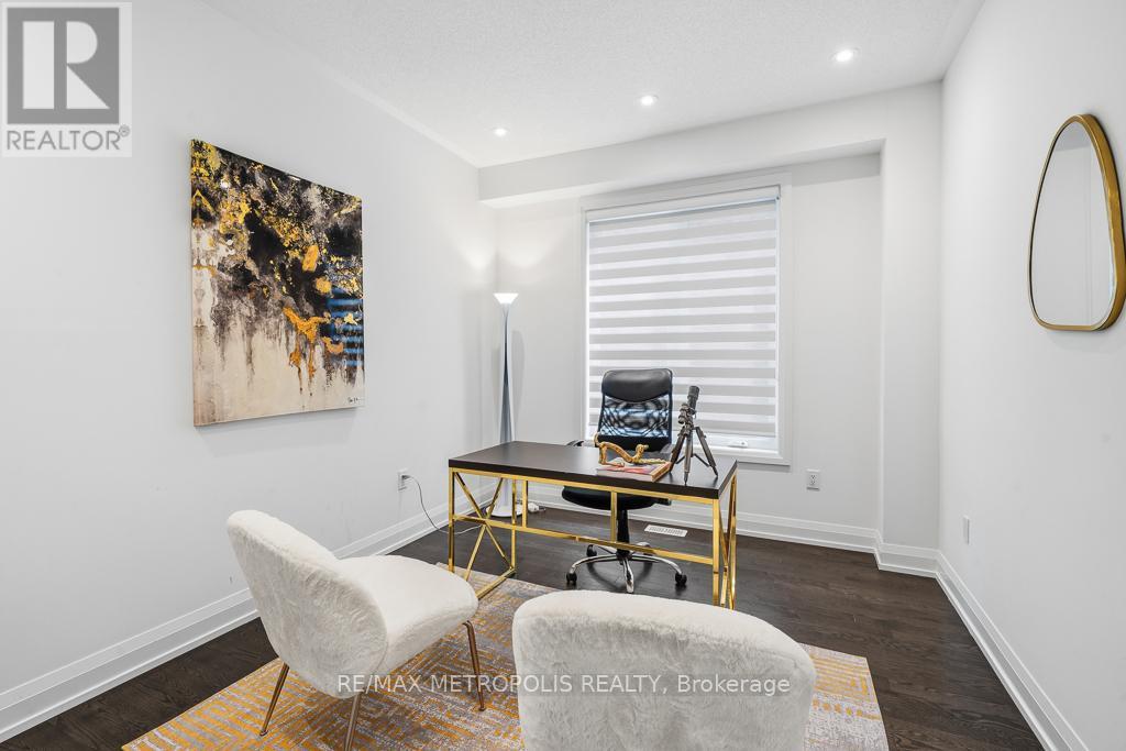 42 BLENHEIM CIRCLE - 14