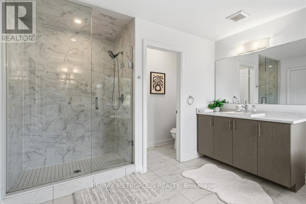 42 BLENHEIM CIRCLE - 19