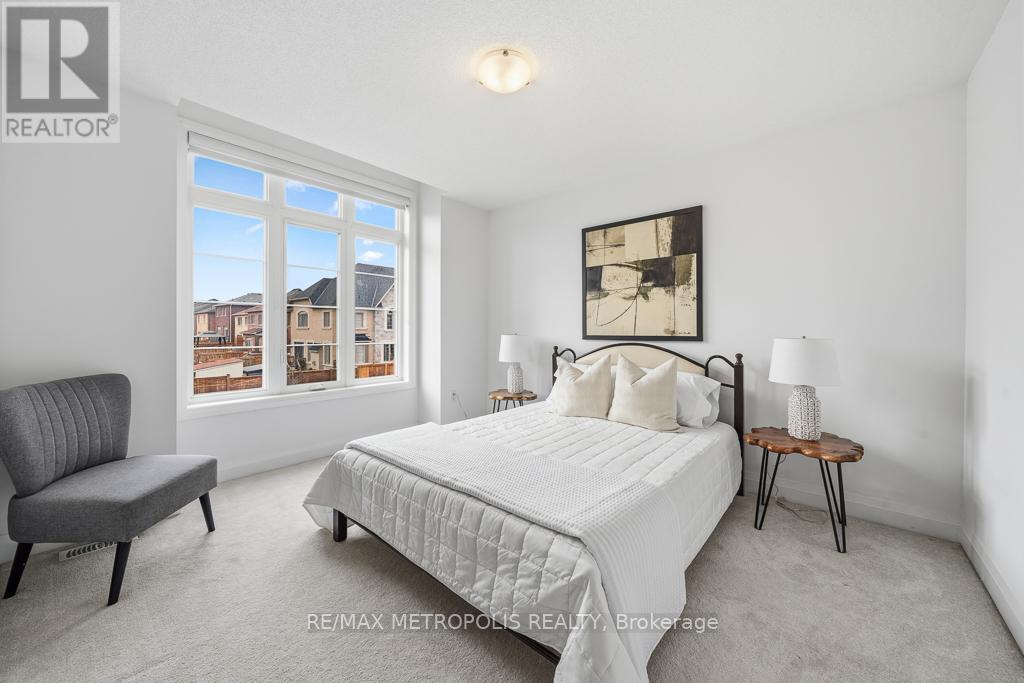 42 BLENHEIM CIRCLE - 23