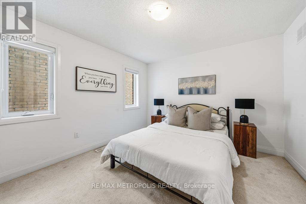 42 BLENHEIM CIRCLE - 24