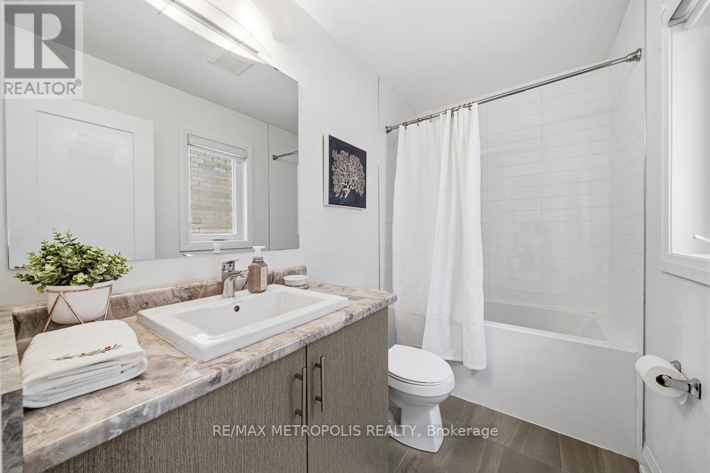 42 BLENHEIM CIRCLE - 25