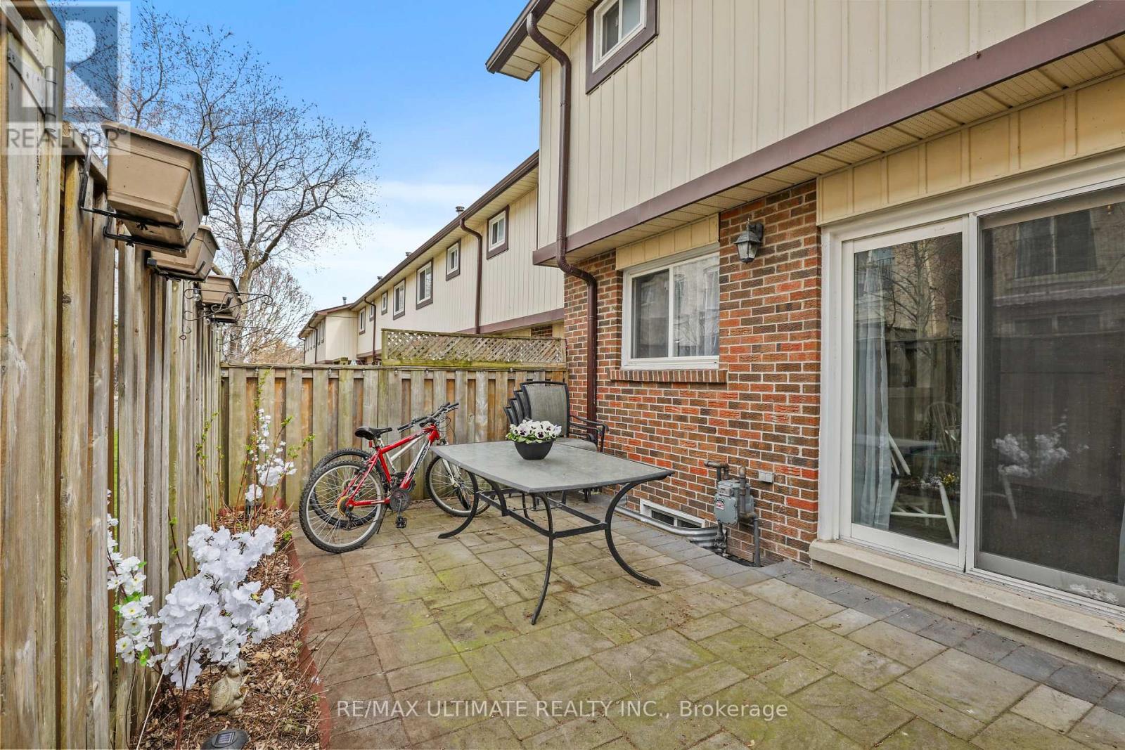 #25 1230 RADOM STREET - 22