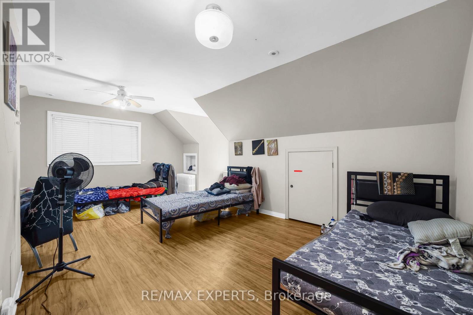 16 BELLEHAVEN CRESCENT - 13