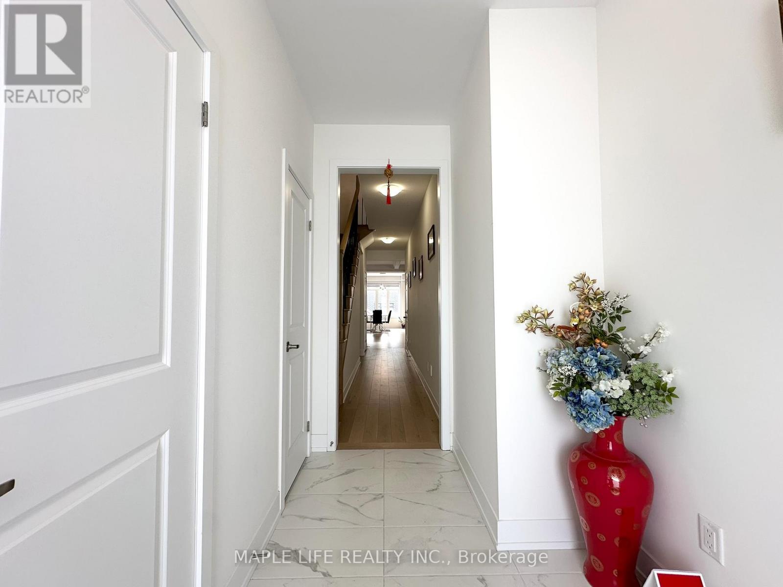 124 HILTS DRIVE - photo 3