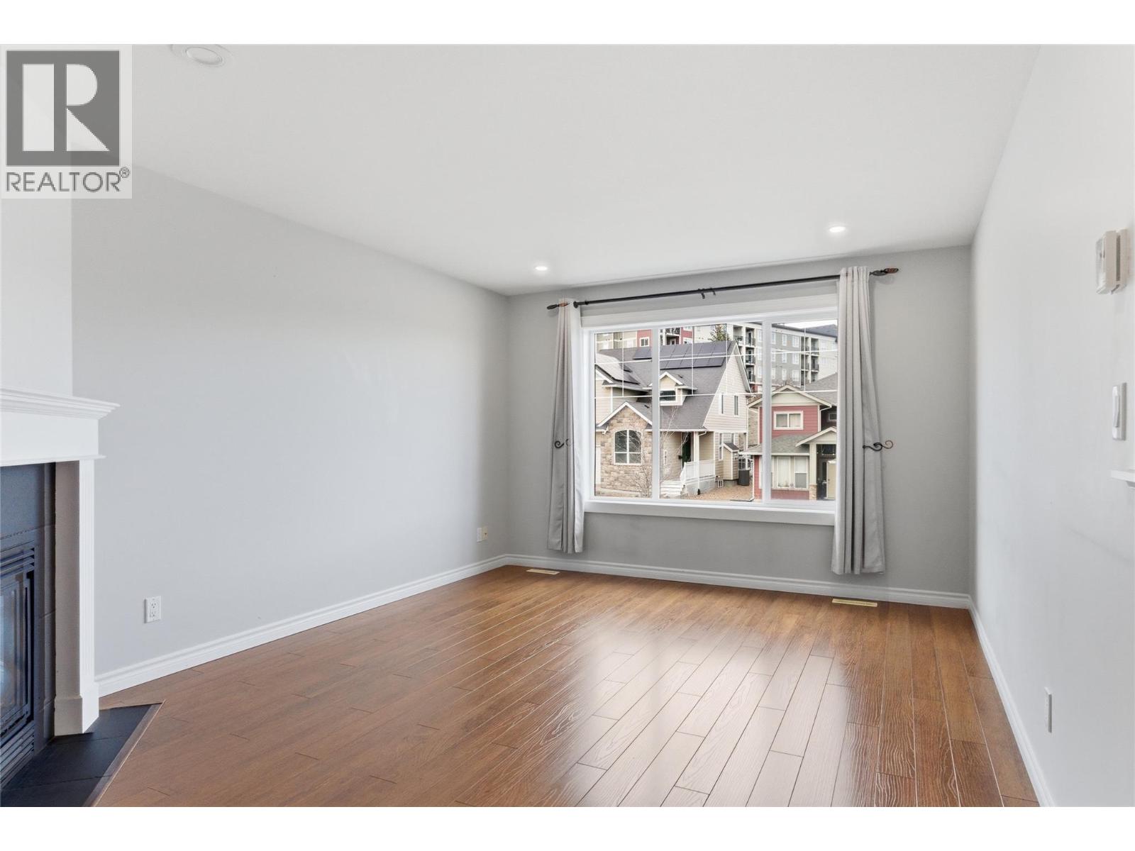 1808 PRIMROSE Crescent - 4