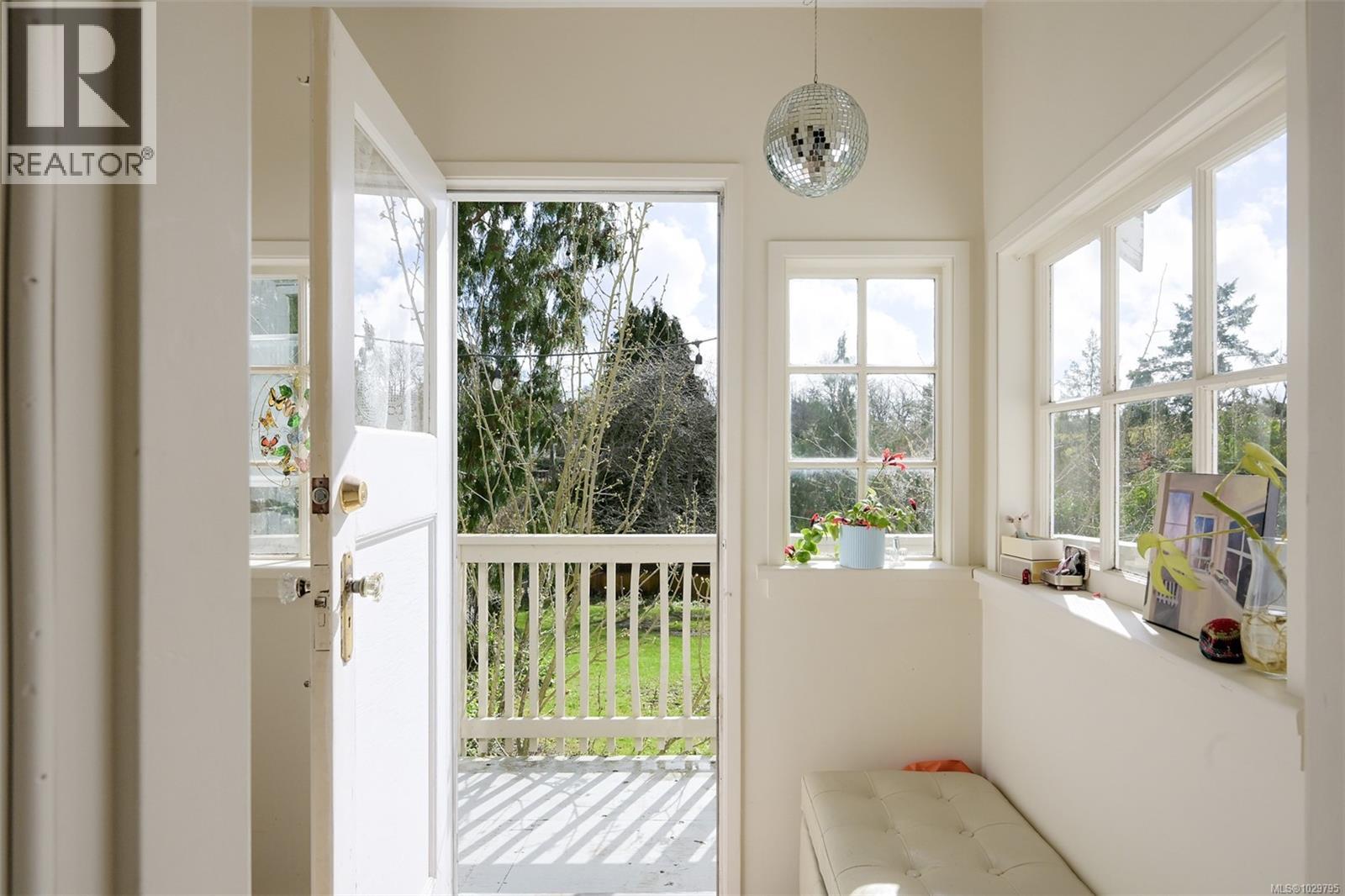Sun Nook