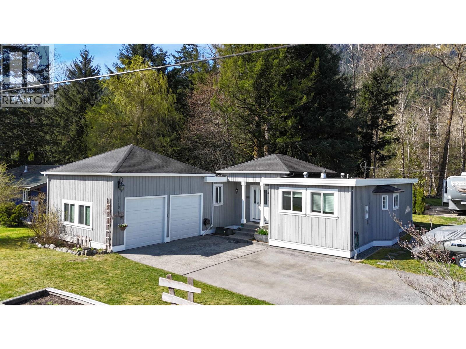 1110 LARAMEE ROAD, Squamish