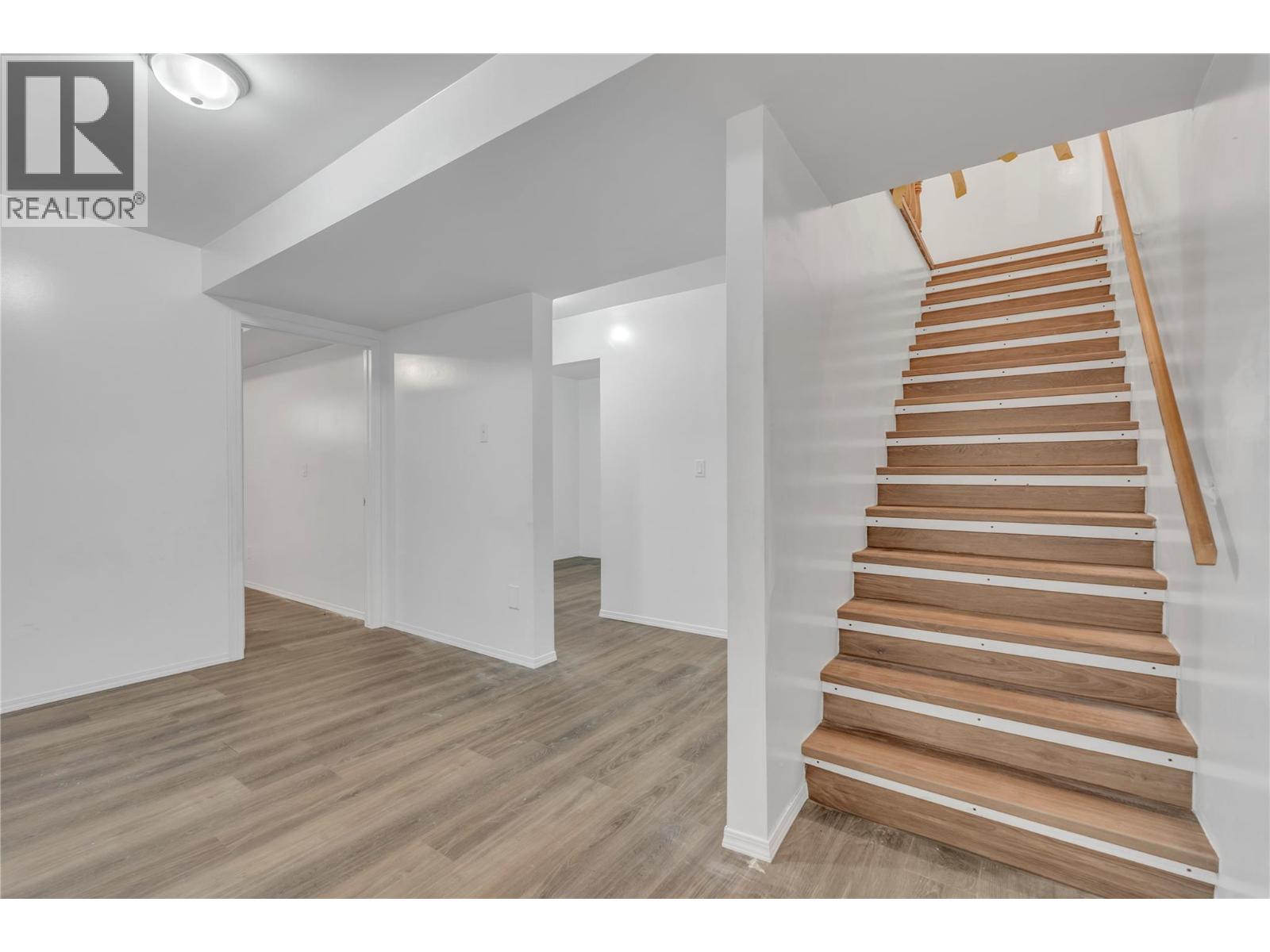 1498 Main Street, Olalla