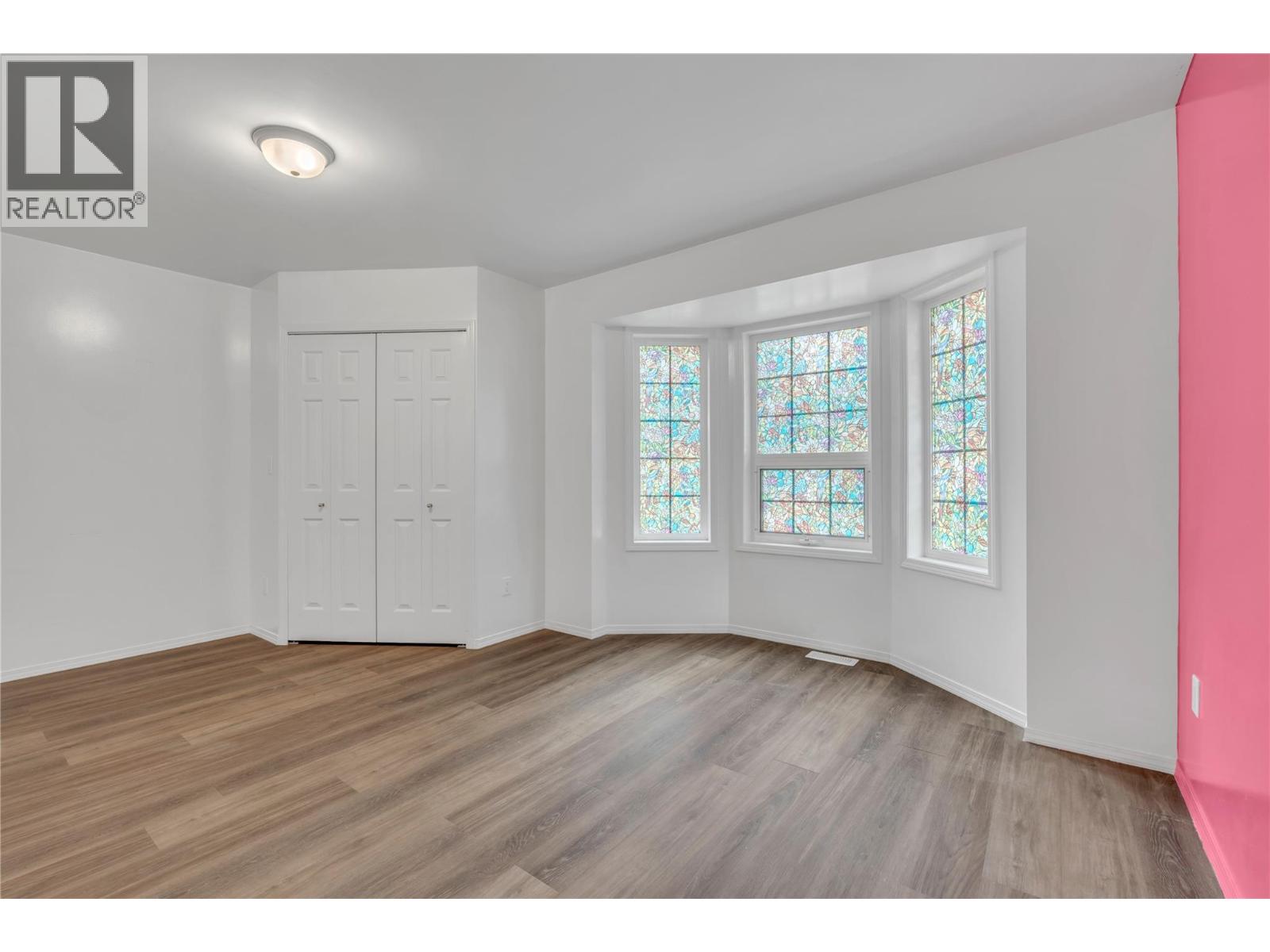 1498 Main Street, Olalla