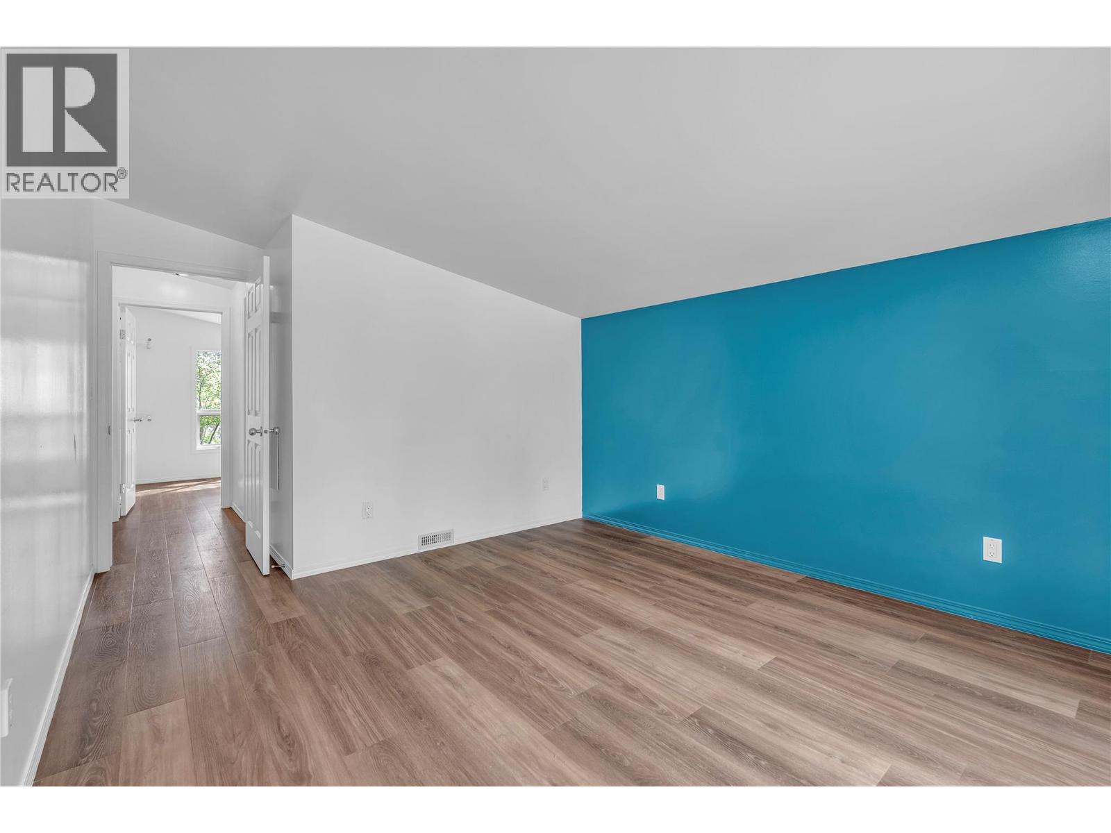 1498 Main Street, Olalla