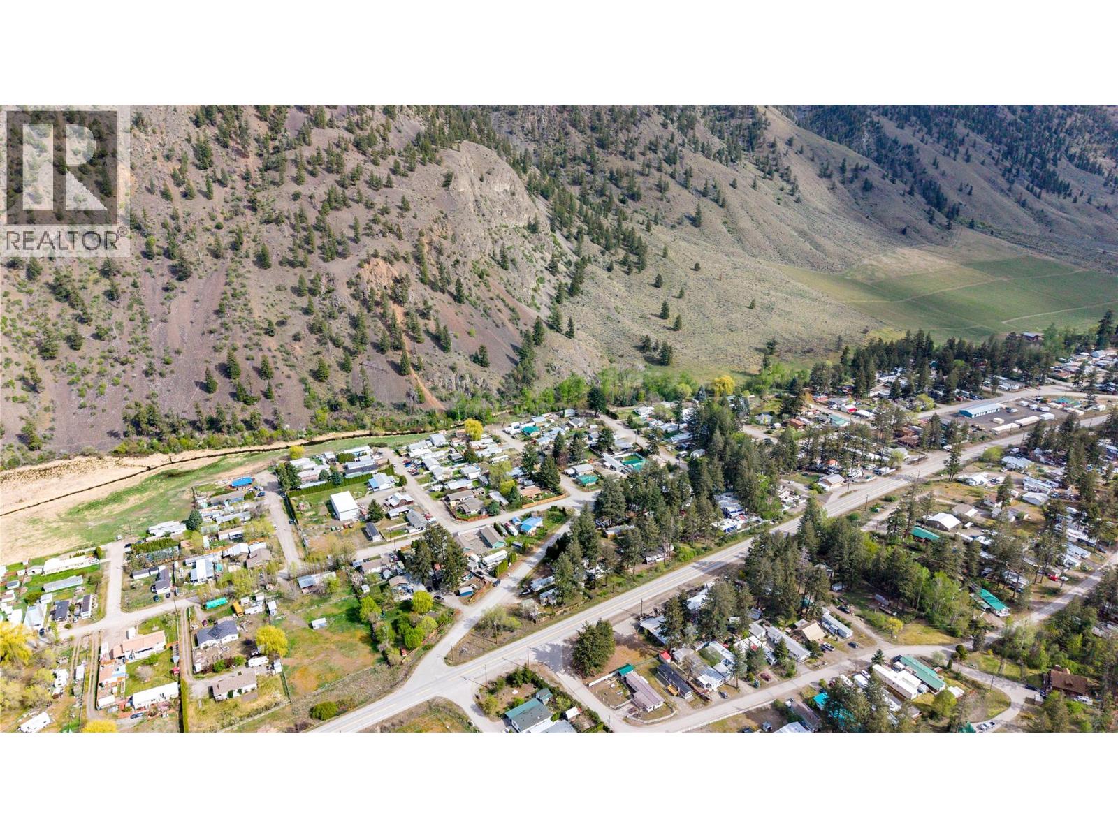 1498 Main Street, Olalla