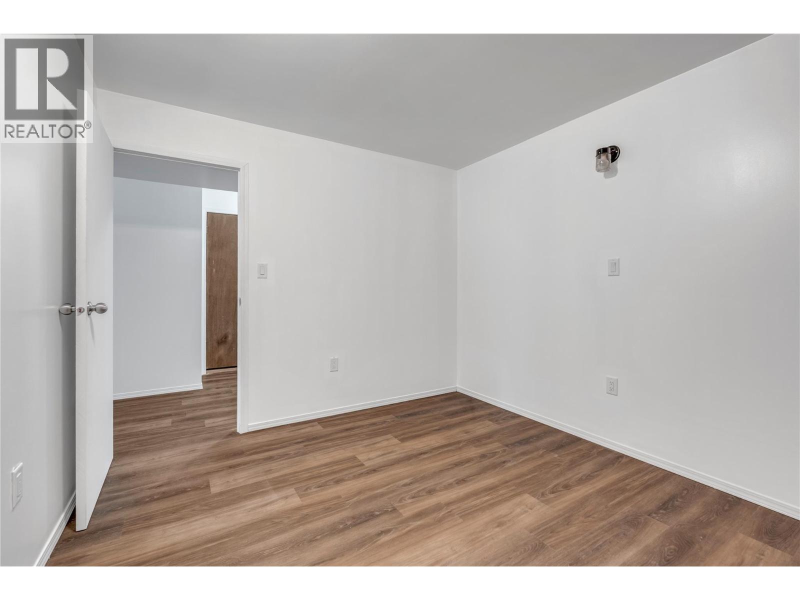 1498 Main Street, Olalla