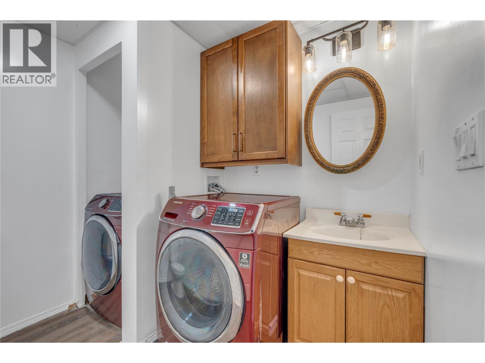 1498 Main Street, Olalla