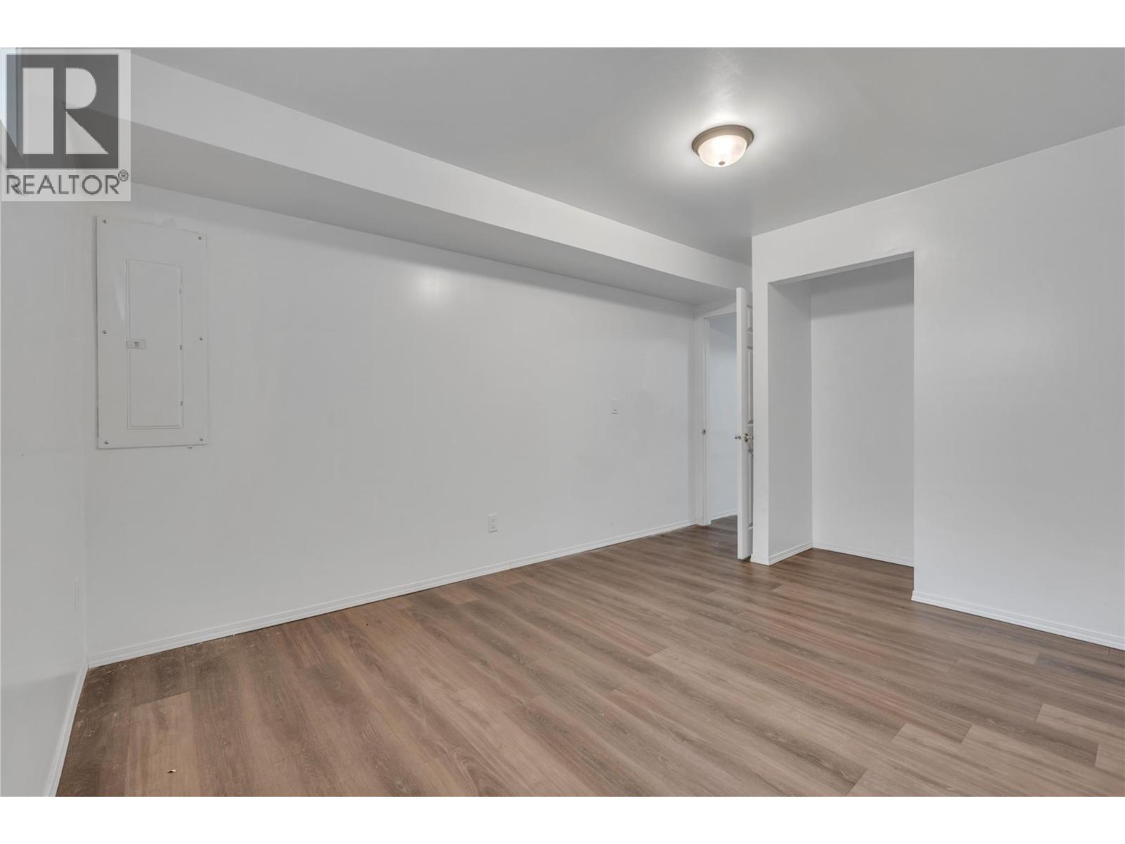 1498 Main Street, Olalla