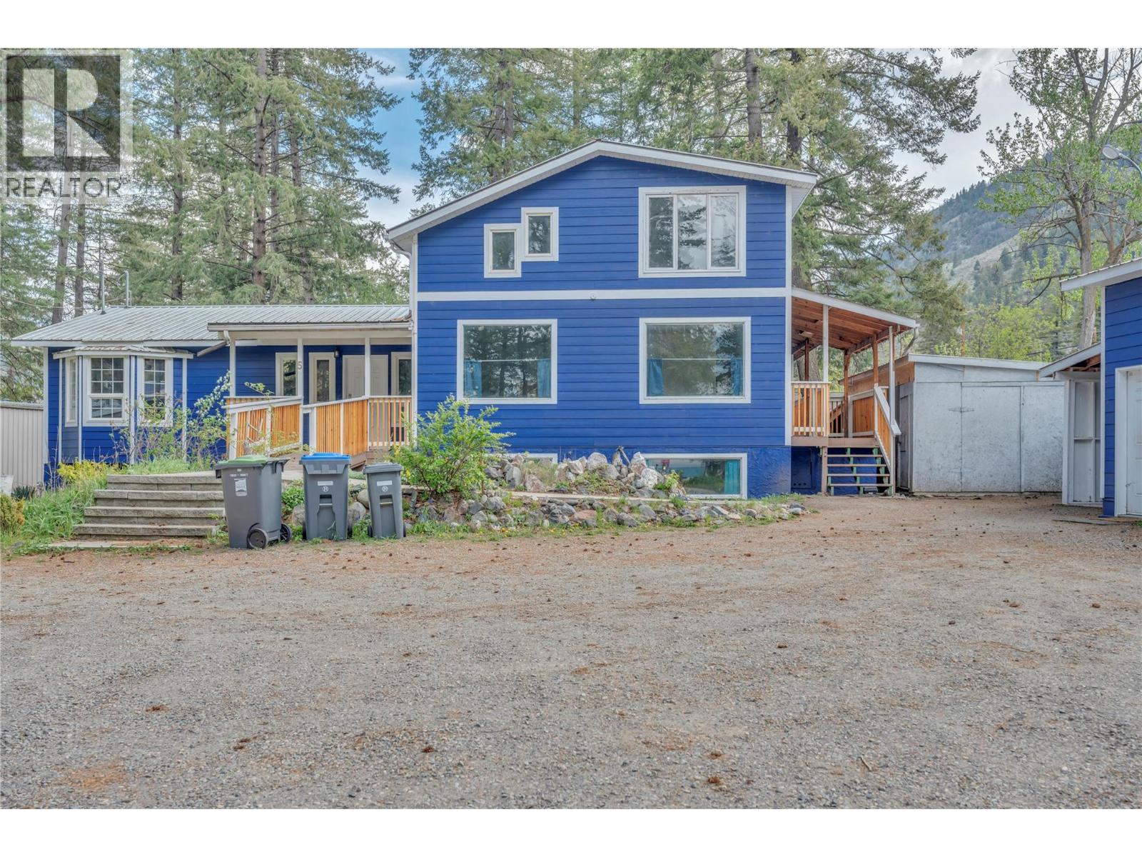 1498 Main Street, Olalla