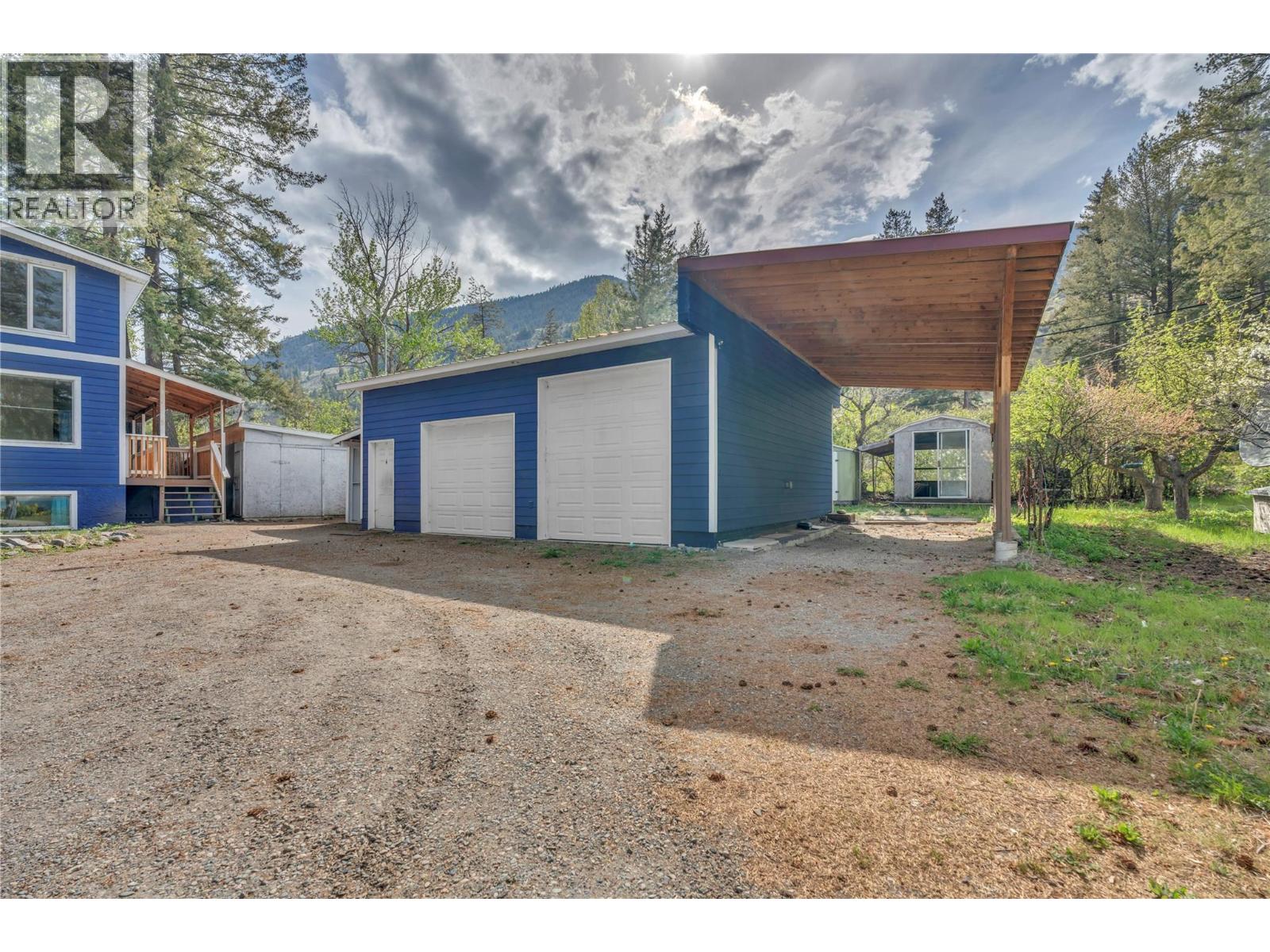 1498 Main Street, Olalla