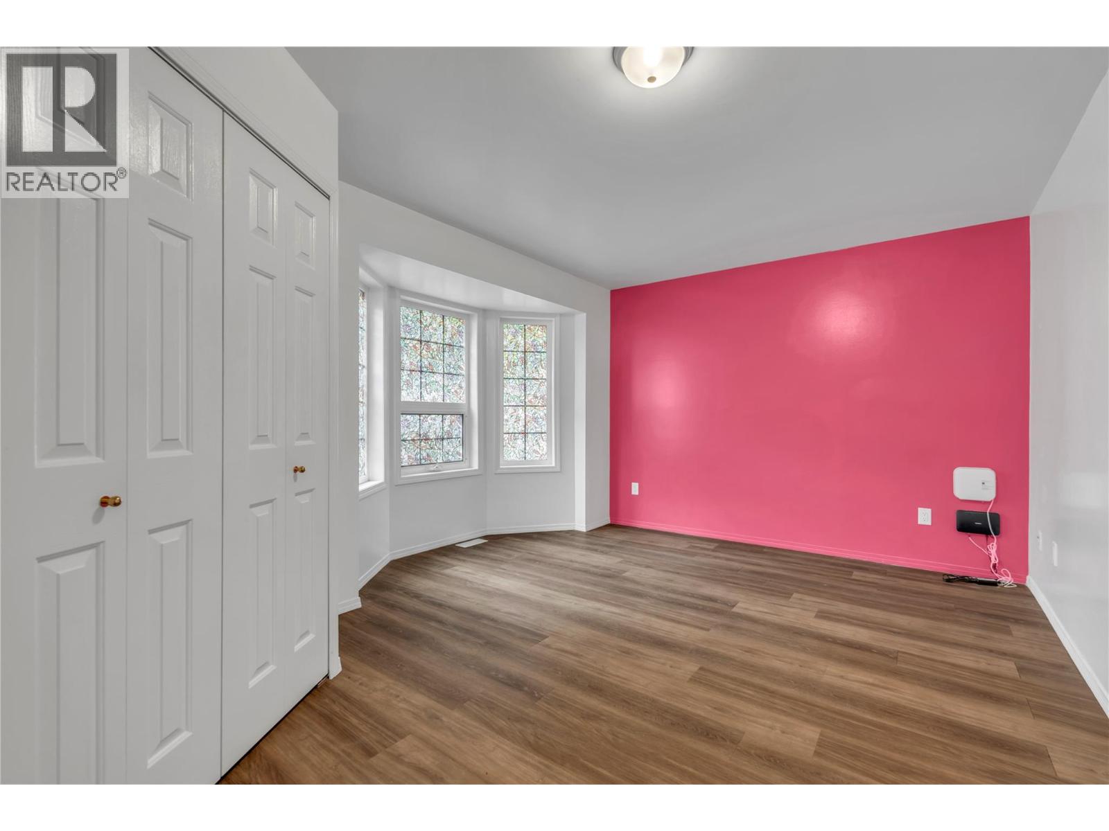 1498 Main Street, Olalla