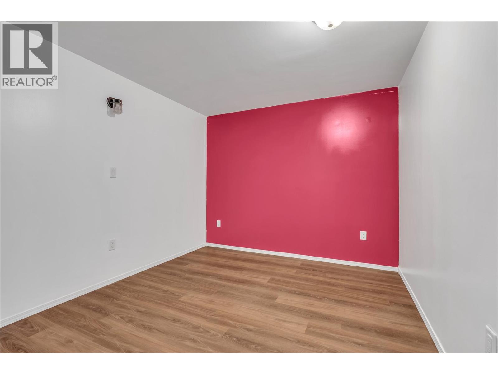 1498 Main Street, Olalla