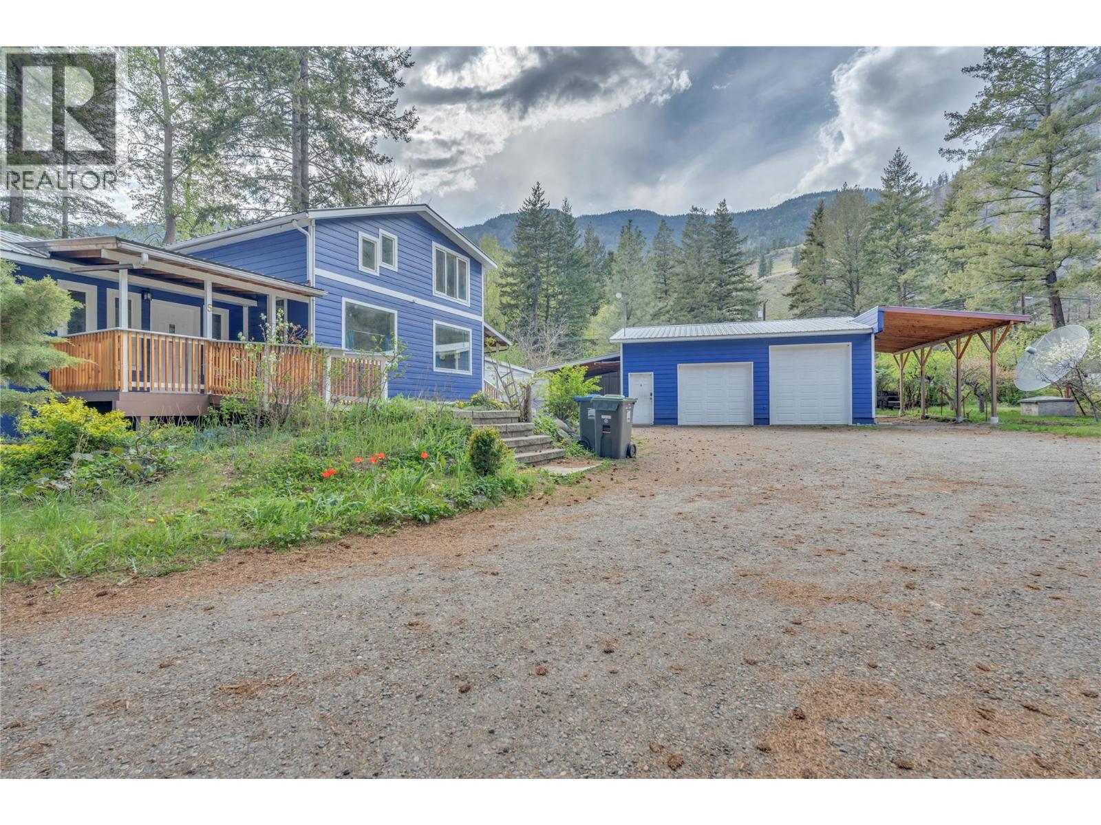 1498 Main Street, Olalla