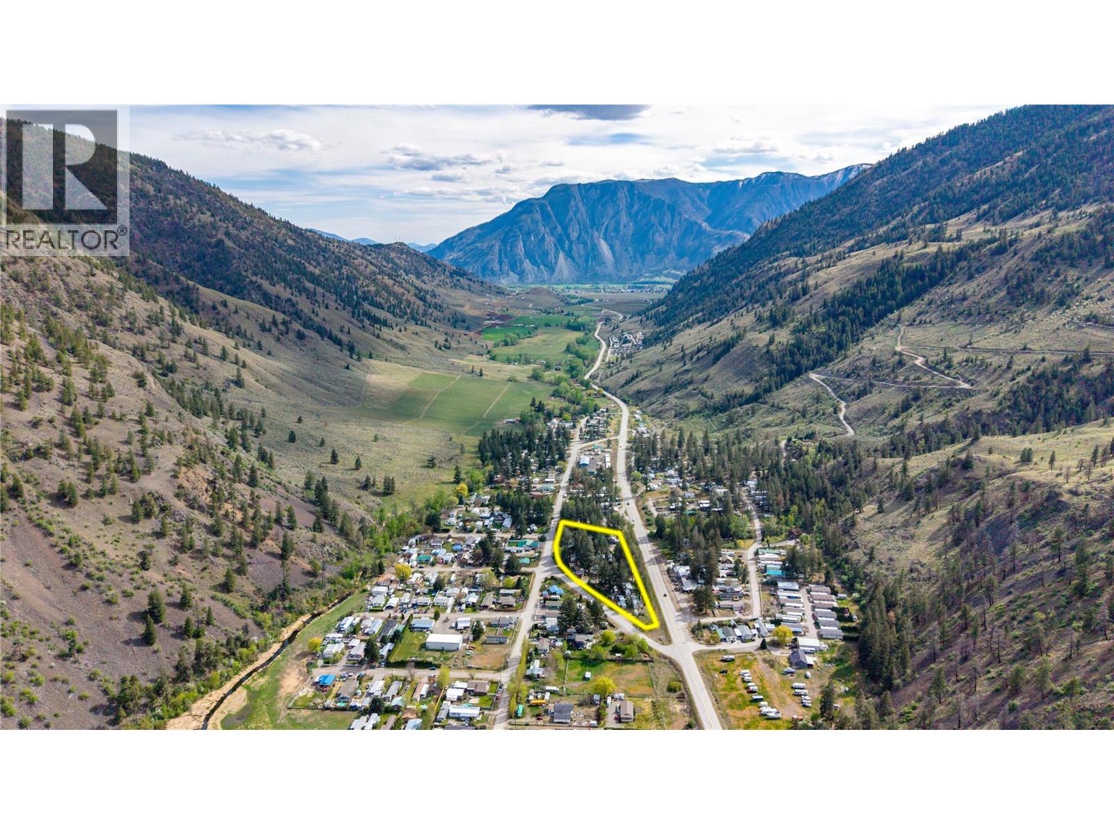 1498 Main Street, Olalla