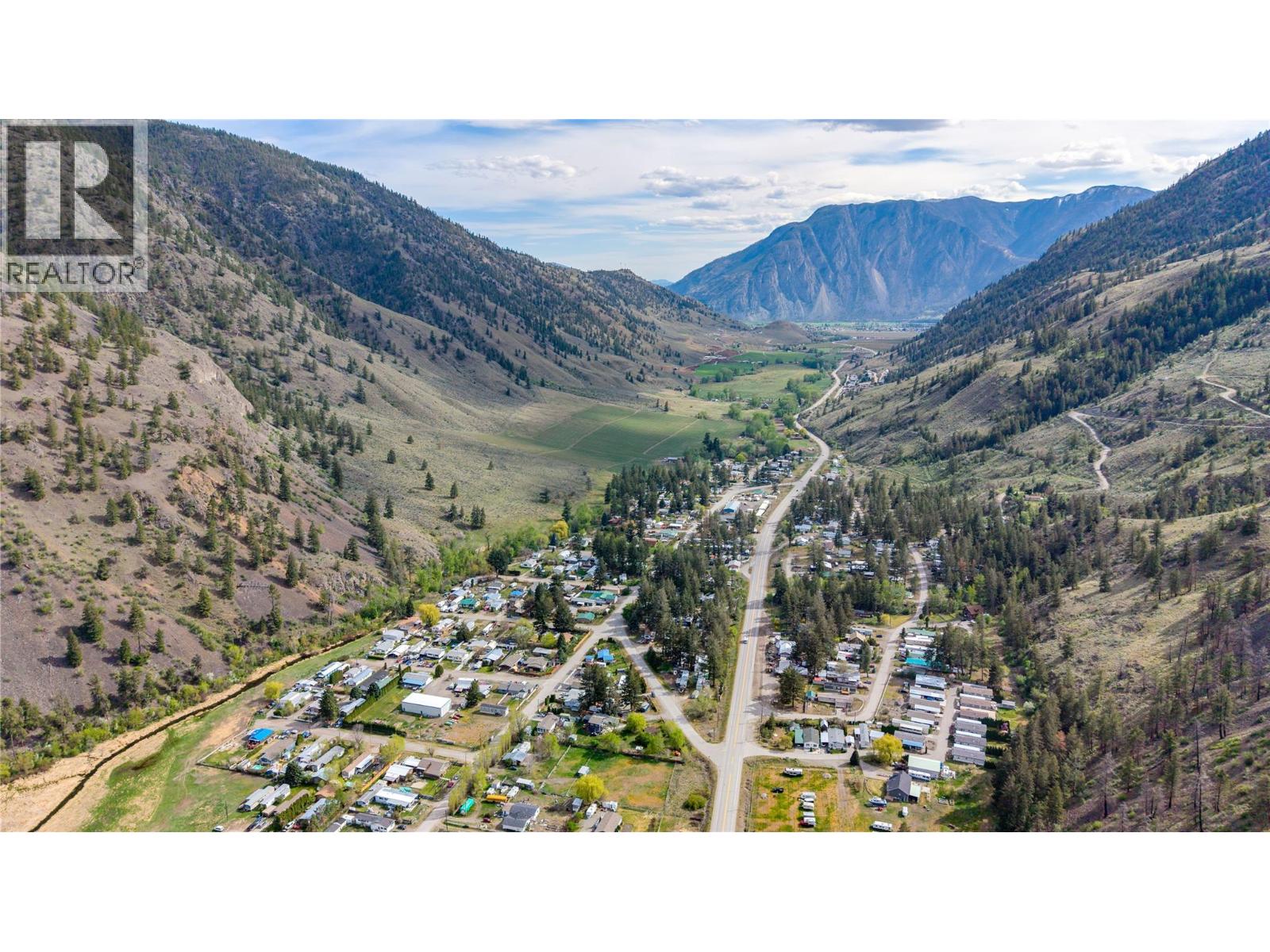 1498 Main Street, Olalla